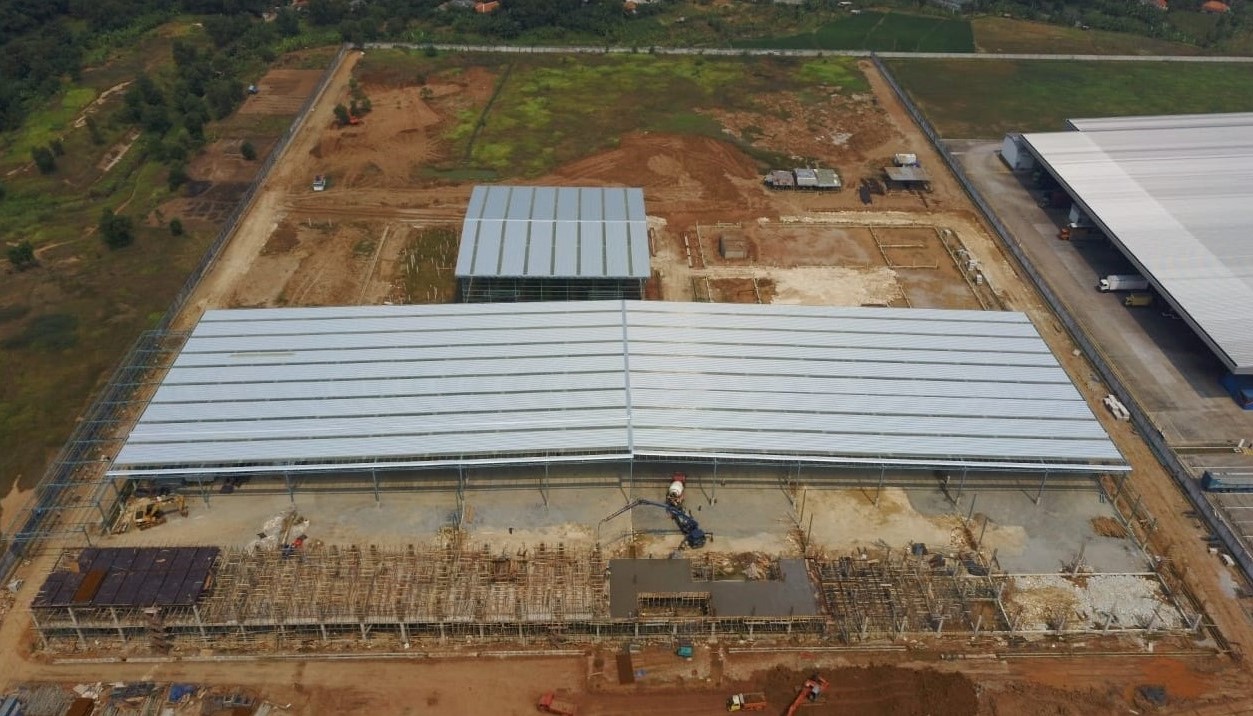 Atap Kliplok Clip Lock KOBAlock 1000 Proyek Warehouse GIIC Cikarang